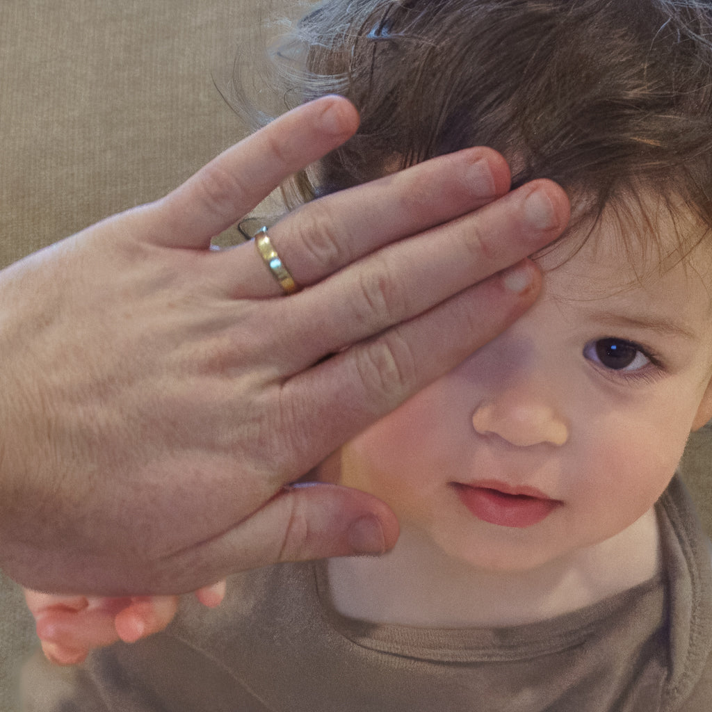 How do I know if my child is using both of their eyes?